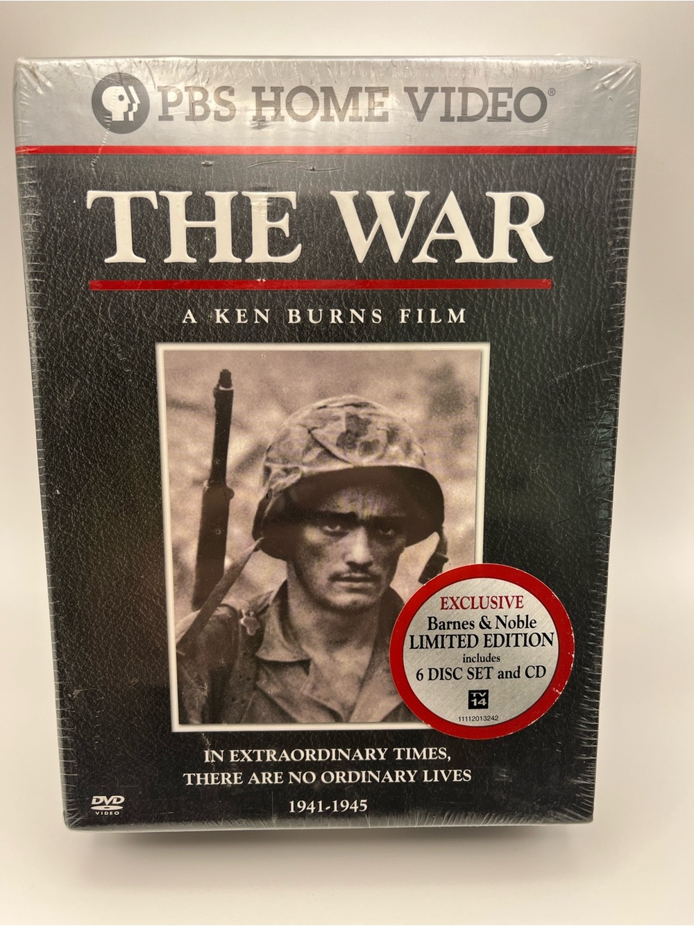 PBS Home Video The War (Black) - Limited Edition DVD Set